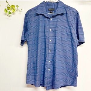 John Bartlett Consensus men’s size large button down blue short sleeve shirt